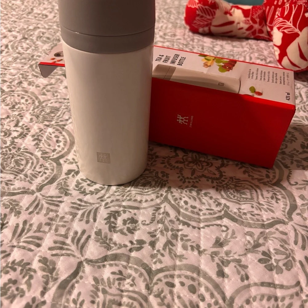 ZWILLING Thermo Tea and Fruit infuser bottle 420ml White Brand New - Picture 5 of 8